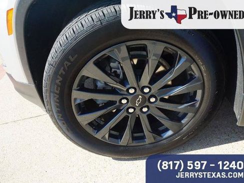 Used 2022 Chevrolet Traverse RS FWD image 9