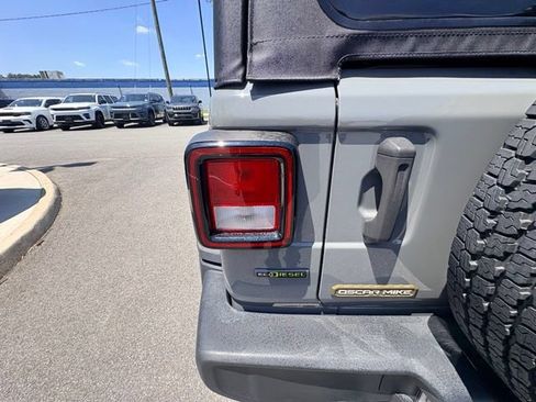 Used 2023 Jeep Wrangler Unlimited Sport AWD/4WD image 15