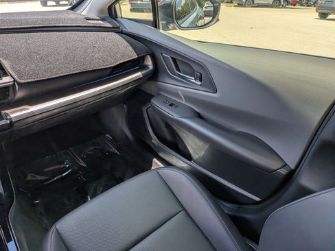 Used 2024 Toyota Prius XLE FWD image 17