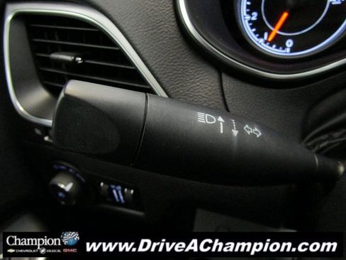 Used 2019 Jeep Cherokee Latitude Plus image 21