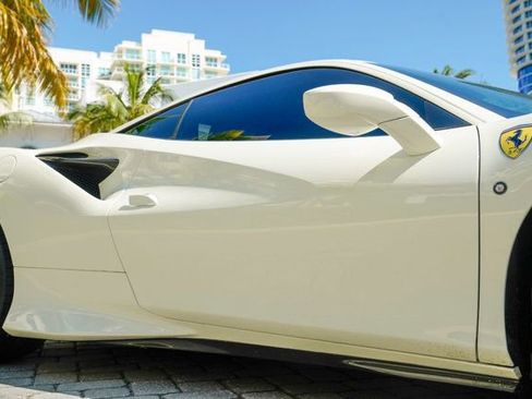 Used 2021 Ferrari F8 Tributo image 36