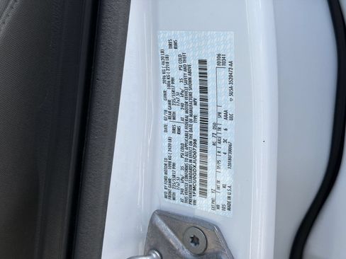 Used 2018 Ford Escape SE w/ Ford Safe & Smart Package FWD image 38