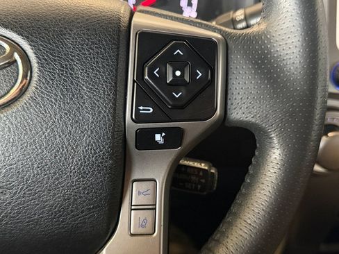 Used 2022 Toyota 4Runner SR5 Premium w/ Moonroof Package RWD image 30