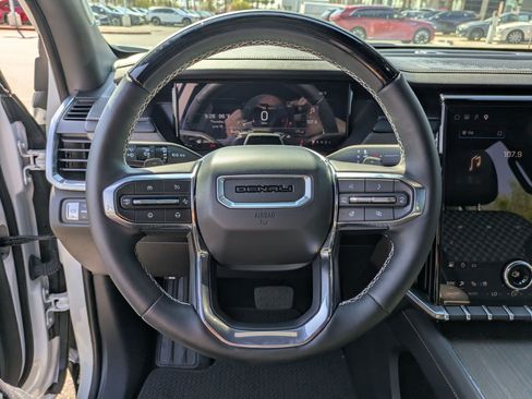 Used 2024 GMC Acadia Denali w/ Super Cruise Package FWD image 16
