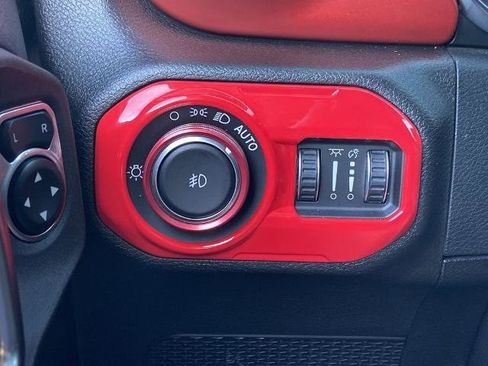 Used 2021 Jeep Wrangler Unlimited Rubicon image 14