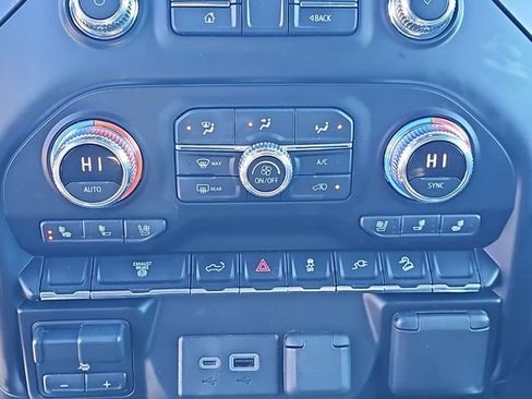 Used 2022 GMC Sierra 2500 AT4 w/ Gooseneck/5TH Wheel Package AWD/4WD image 23