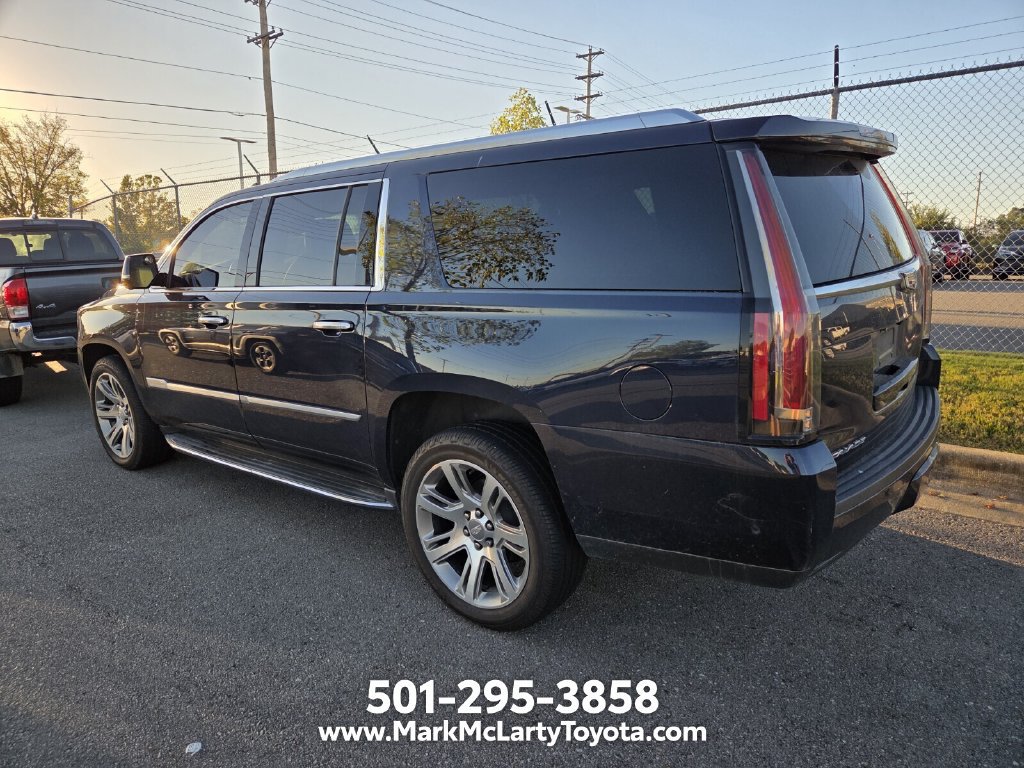 Used 2019 Cadillac Escalade ESV Luxury AWD/4WD image 5