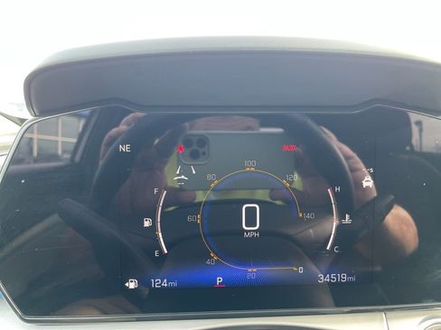 Used 2024 Chevrolet Trax LT w/ Driver Confidence Package image 25