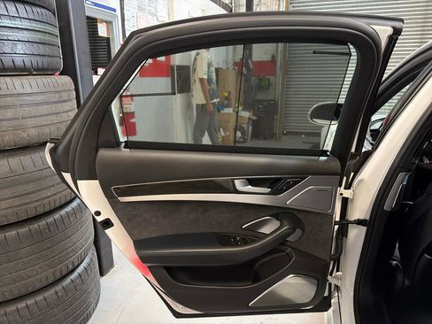 Used 2016 Audi S8 image 25