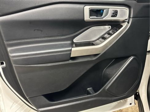 Used 2022 Ford Explorer Limited w/ Limited Technology Package image 22