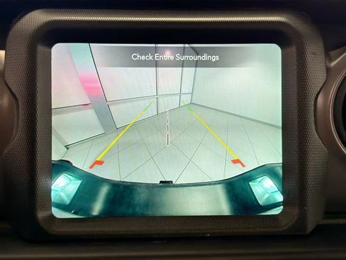 Used 2022 Jeep Gladiator Willys image 13