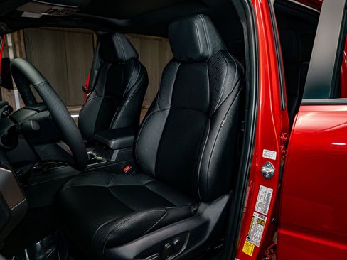 Used 2025 Toyota Tacoma TRD Off-Road image 24