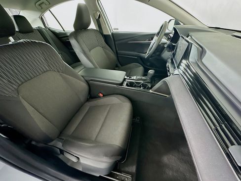 Used 2025 Toyota Camry LE image 31