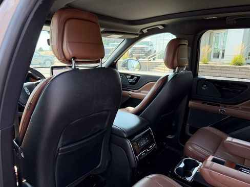 Used 2020 Lincoln Aviator Reserve w/ Equipment Group 201A AWD/4WD image 14