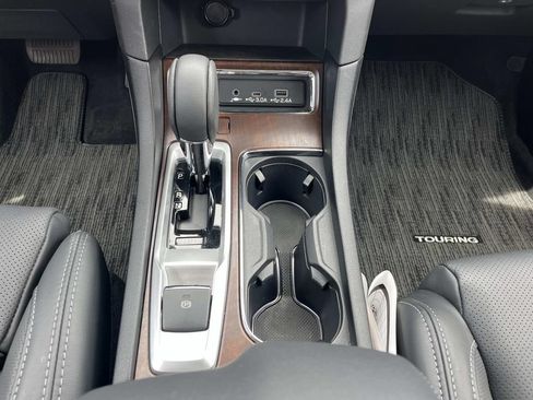 Certified 2025 Subaru Ascent Touring AWD/4WD image 15