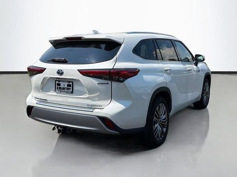 Used 2021 Toyota Highlander Platinum AWD/4WD image 7