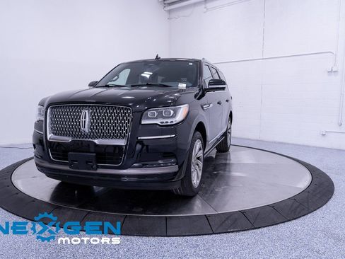 Used 2022 Lincoln Navigator Reserve AWD/4WD image 32