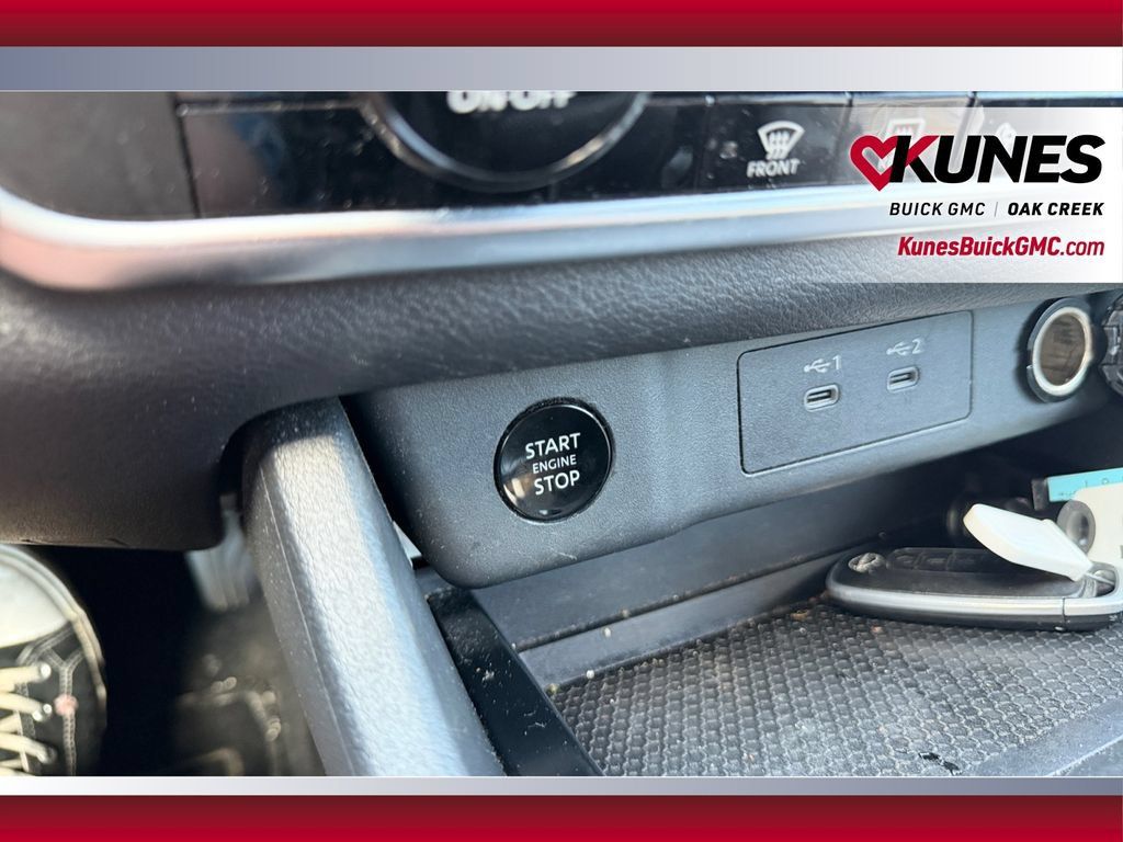 Used 2025 Nissan Rogue SV AWD/4WD image 31