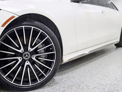 Used 2023 Mercedes-Benz S 500 4MATIC w/ AMG Line image 4