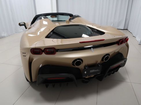 Used 2022 Ferrari SF90 Spider AWD/4WD image 39