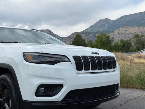 Used 2020 Jeep Cherokee Latitude Plus AWD/4WD image 16