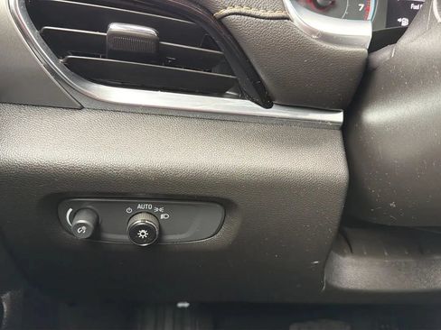 Used 2020 Chevrolet Traverse LS FWD image 15