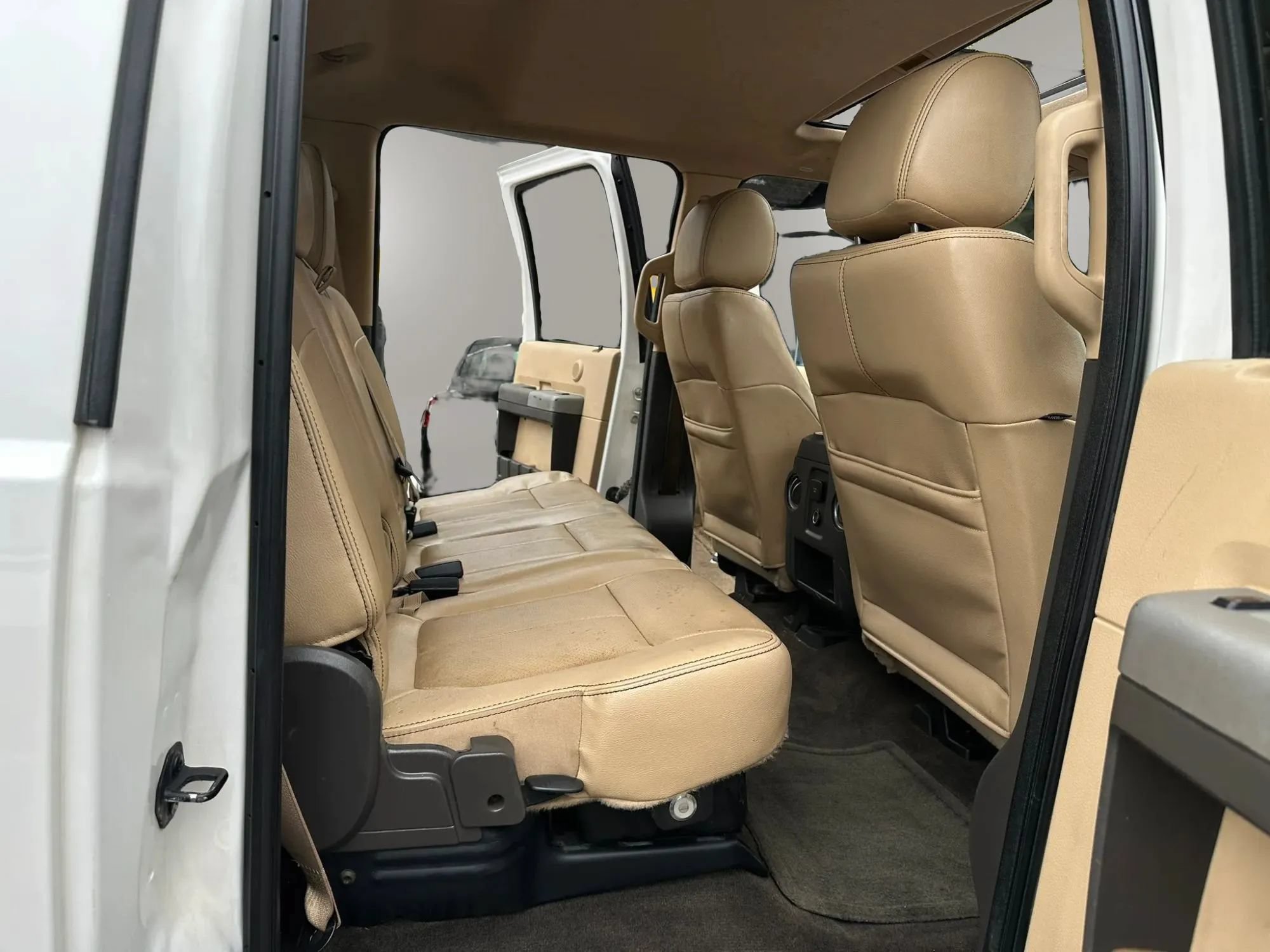 Used 2015 Ford F250 Lariat w/ Lariat Ultimate Package AWD/4WD image 9
