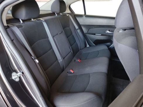 Used 2015 Chevrolet Cruze LT w/ Technology Package FWD image 16
