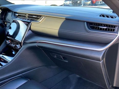 Used 2021 Jeep Grand Cherokee L Overland w/ Luxury Tech Group IV image 17