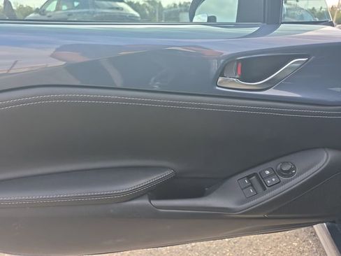 Used 2021 MAZDA MX-5 Miata RF Grand Touring image 10