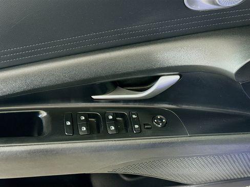 Used 2024 Hyundai Elantra SE image 23