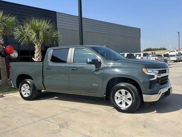 Used 2025 Chevrolet Silverado 1500 LT RWD image 4