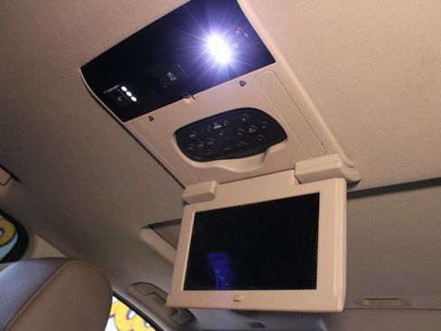 Used 2015 Chevrolet Tahoe LTZ image 12