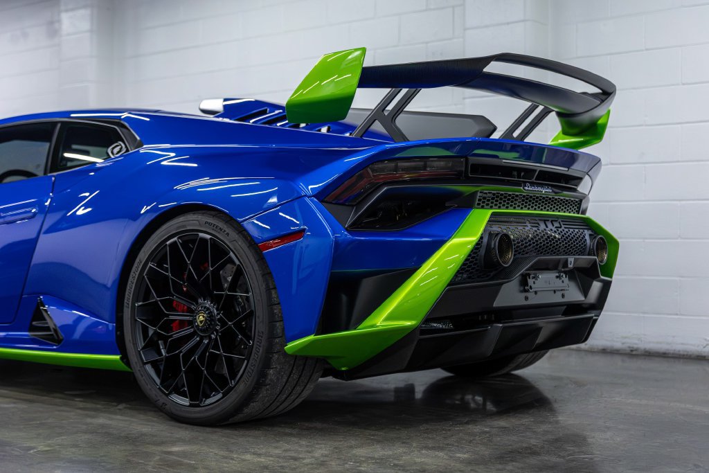 Used 2022 Lamborghini Huracan STO RWD image 11