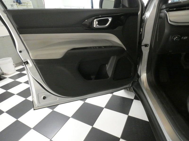 Used 2025 Jeep Compass Limited AWD/4WD image 20