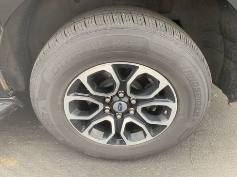 Used 2024 Ford Expedition Max XLT image 9