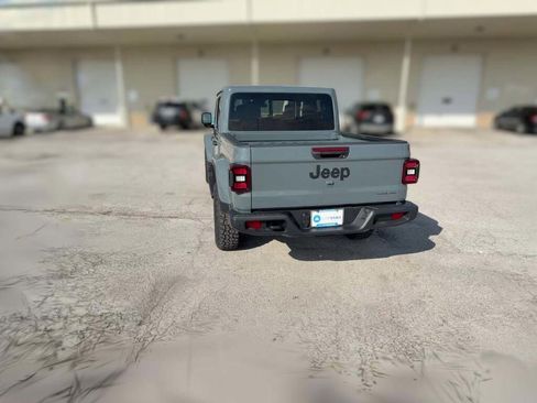 New 2025 Jeep Gladiator Sport image 9