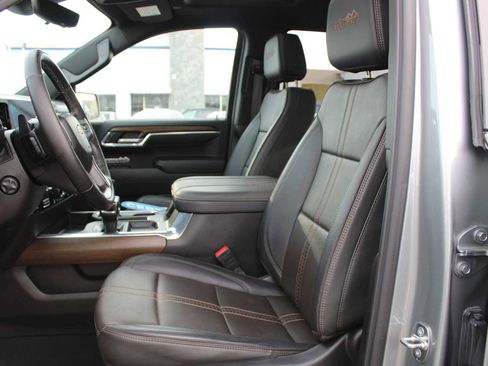 Certified 2024 Chevrolet Silverado 1500 High Country w/ Technology Package image 9