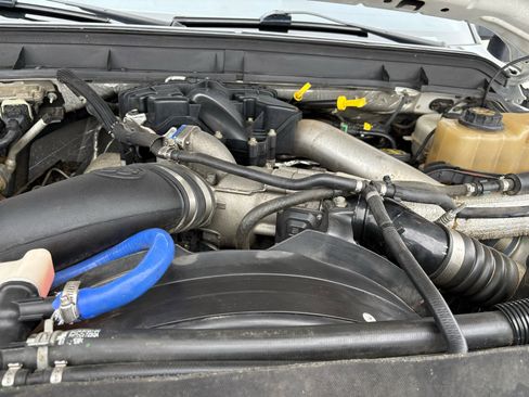 Used 2011 Ford F350 XLT w/ XLT Interior Pkg image 32