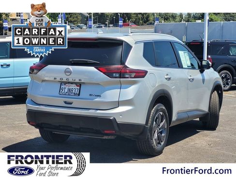 Used 2024 Nissan Rogue SV w/ SV Premium Package AWD/4WD image 4