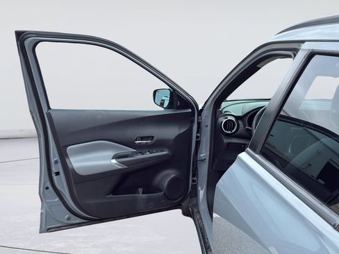 Used 2021 Nissan Kicks SR w/ SR Premium Package FWD image 20