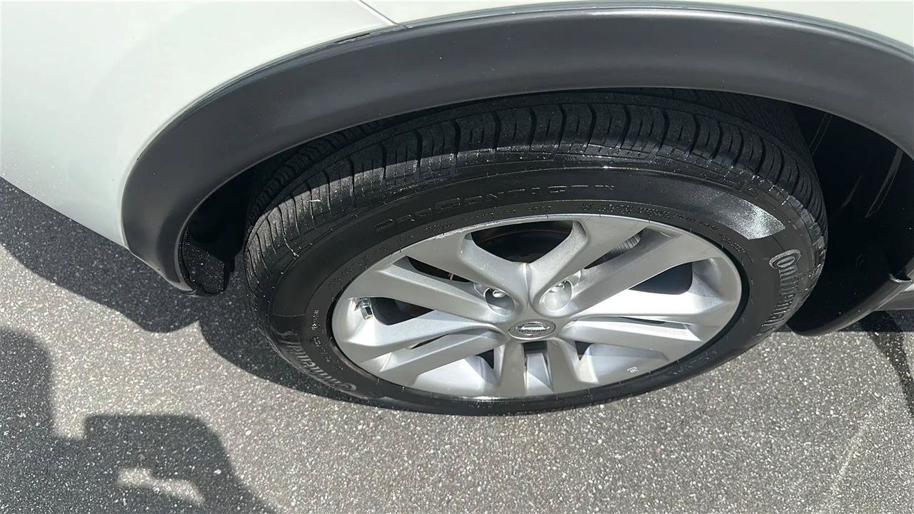 Used 2012 Nissan Juke SV AWD/4WD image 14