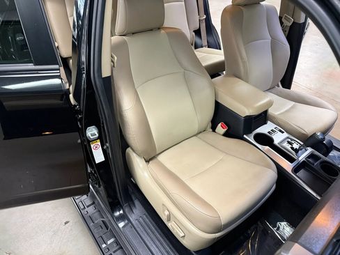 Used 2018 Toyota 4Runner SR5 Premium RWD image 14