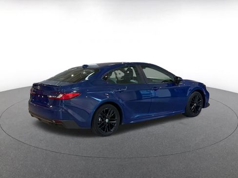 Used 2025 Toyota Camry SE image 15