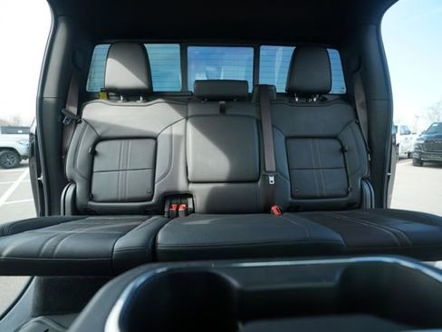 Used 2024 Chevrolet Silverado 1500 High Country image 36