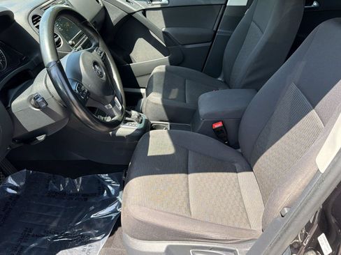 Used 2017 Volkswagen Tiguan S FWD image 5