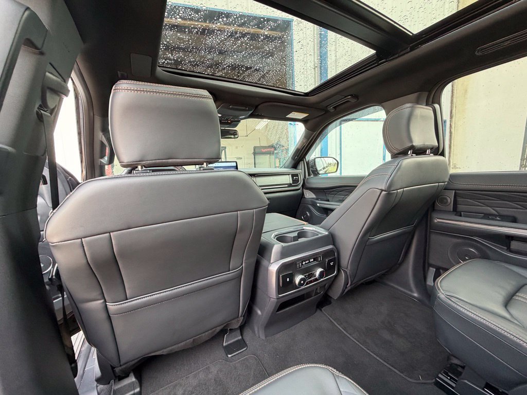 Used 2024 Ford Expedition Platinum RWD image 19