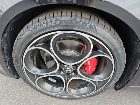 Used 2023 Alfa Romeo Giulia Veloce image 10