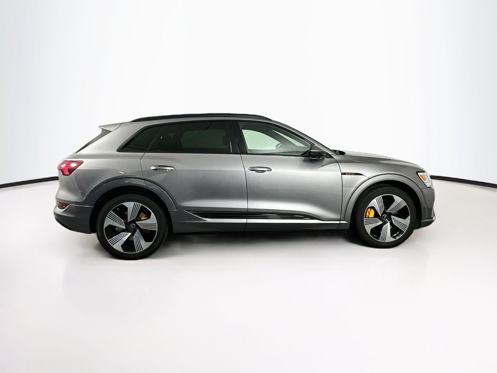 Used 2023 Audi e-tron Premium Plus AWD/4WD image 10