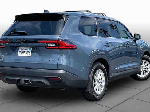 Used 2025 Toyota Grand Highlander AWD image 12